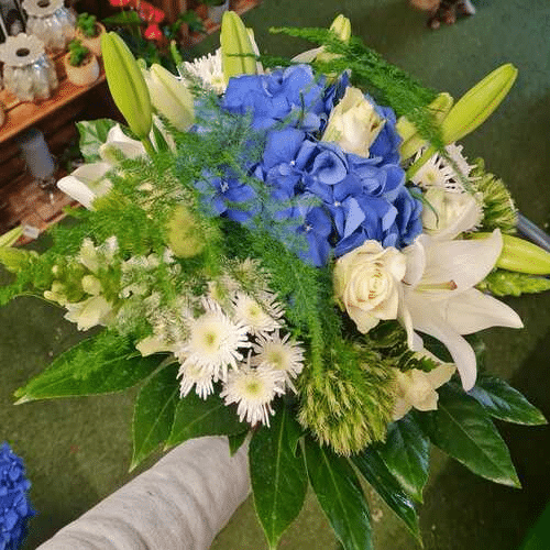 Strauß weiß blau