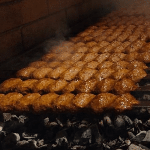 Gegrillte Hackfleischspieße