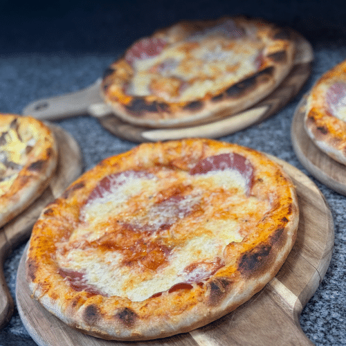 Pizza mit Käserand, Ø 28cm