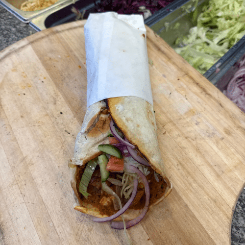 Türkische Pizza (Lahmacun) mit Dönerfleisch