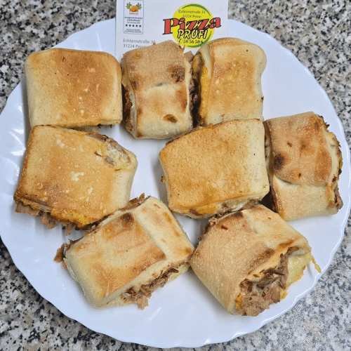 Gefüllte Pizzabrötchen mit Thunfisch und Käse (8 Stück)