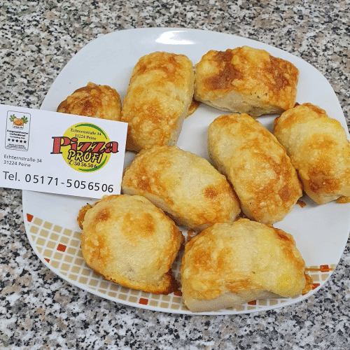 Pizzabrötchen mit Käse überbacken (8 Stück)