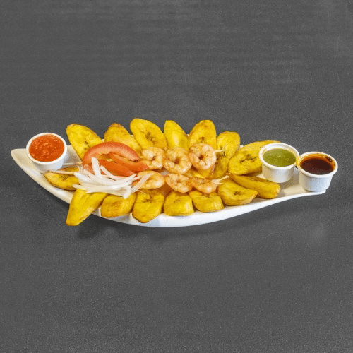Ghanaischer Jollof mit frittierten Kochbananen und Shrimps