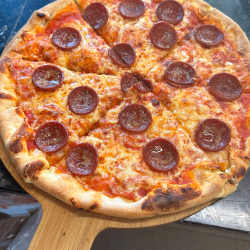 Pizza,sucuk, Champignons, Knoblauch