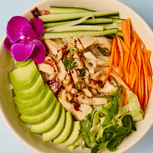 K6. Chicken Udon Nudeln Bowl