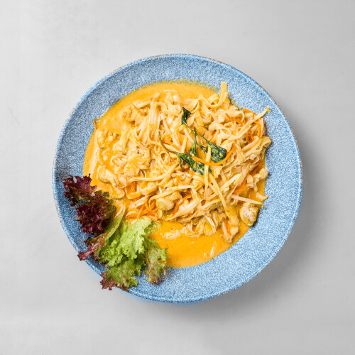 Pikante Thai Nudeln mit Kokos und Hühnchen (pikant)