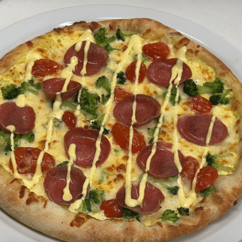 Party Pizza Salami Hollandaise