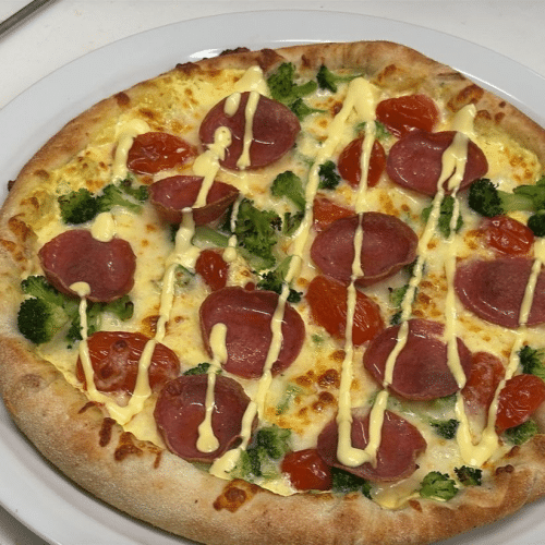 Pizza Salami Hollandaise