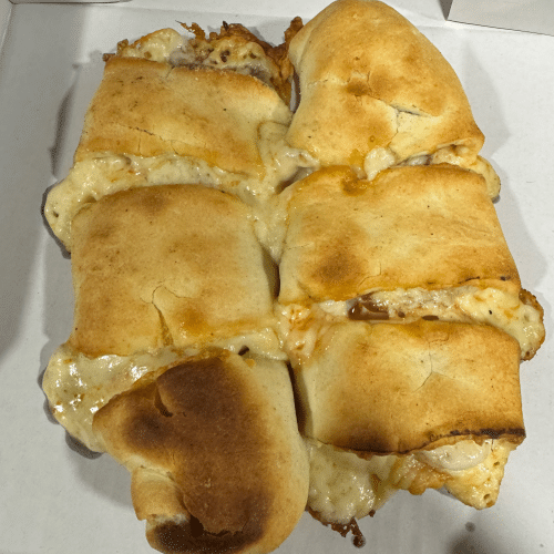 Gefüllte Pizzabrötchen mit Sucuk und Schafskäse