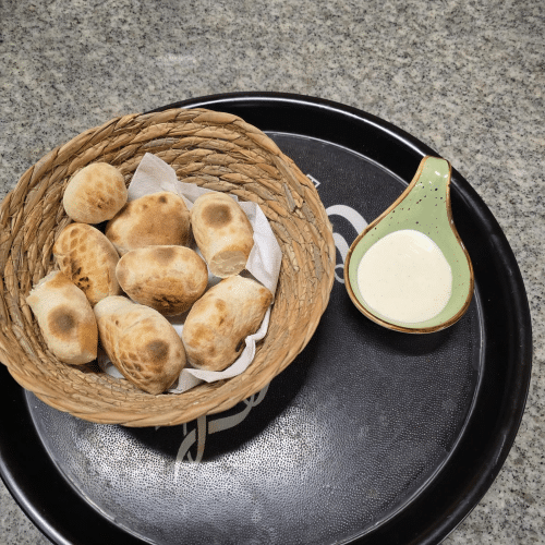 Pizzabrötchen gefüllt mit Aioli