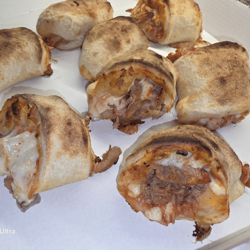 Pizzabrötchen gefüllt mit Thunfisch