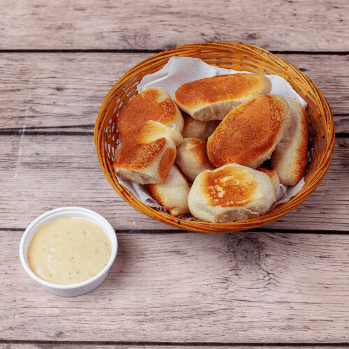 Pizzabrötchen mit Spicy Sauce