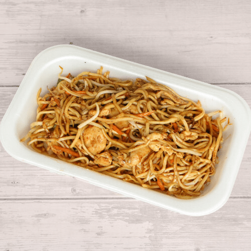 Gebratene Nudeln mit Hühnerfleisch
