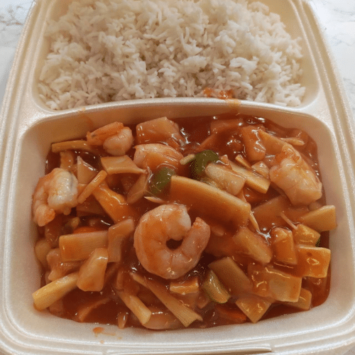 Krabben mit Paprika, Bambus und Ananas (süß-sauer)