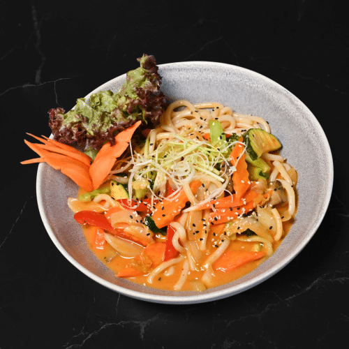 Curry mit Udon Nudeln - Tofu