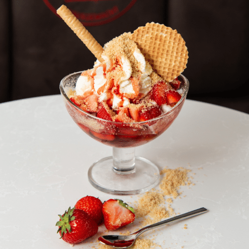 Eisbecher Strawberry Cheesecake