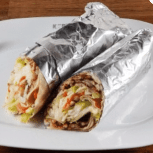 Hähnchenbrust vom Grill in gerolltem Fladenbrot, Dönerart