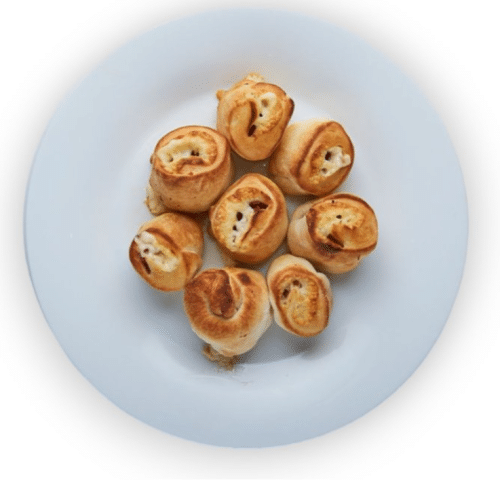 Pizzabrötchen gefüllt mit Käse