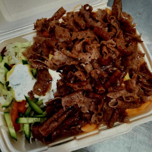 Drehspieß Teller mit Fleisch, Pommes, Salat & Soße