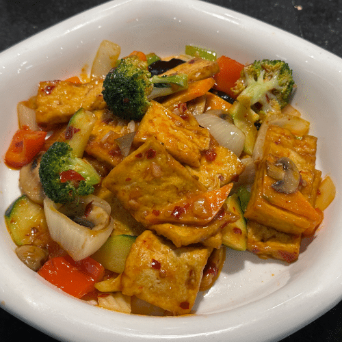 Tofu mit verschiedenem Gemüse (leicht scharf)