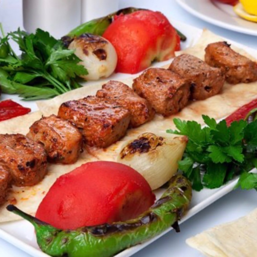 Kuzu Şiş (marinierte Lammspieße)