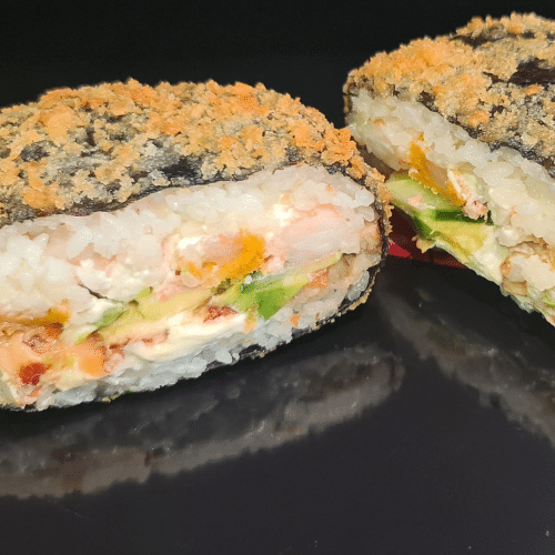 Knusprig panierter und frittierter Philadelphia Sushi Burger
