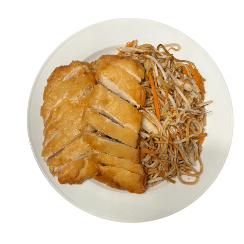 Gebratene Nudeln mit knusprig Hühnerbrust