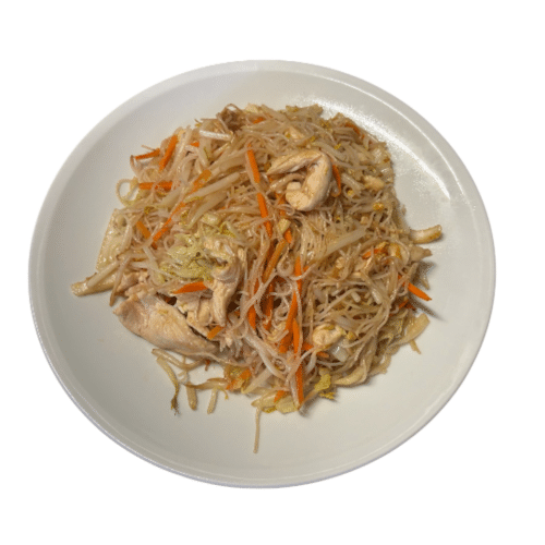 Gebratene Reisnudeln mit Hühnerfleisch