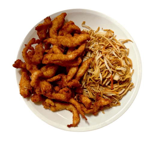 Gebratenenudeln mit panierten Hühnerfleisch streifen