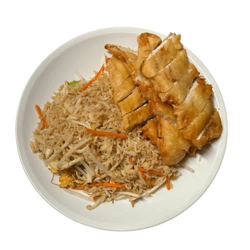 Gebratener Reis mit Ei Gemüse und knusprigem Hähnchen