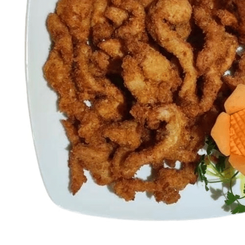 Panierte Hühnerfleischstreifen mit Erdnusssauce