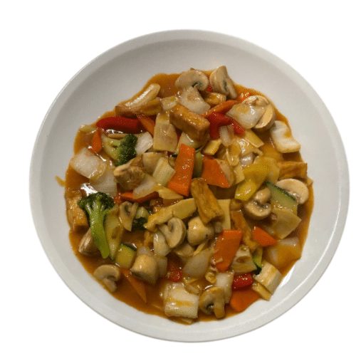 Tofu mit Gemüse in rotem Curry und Kokosmilch Soße