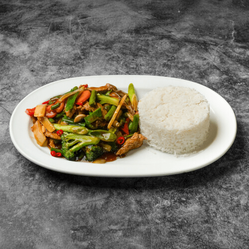 Gebratenes Rindfleisch mit Chili