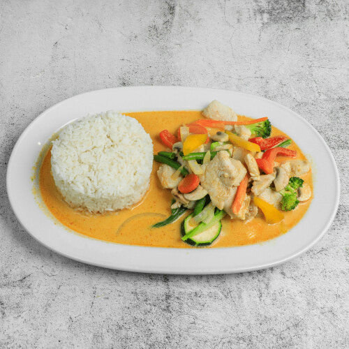 Gebratenes Hühnerfleisch in Mango-Currysauce