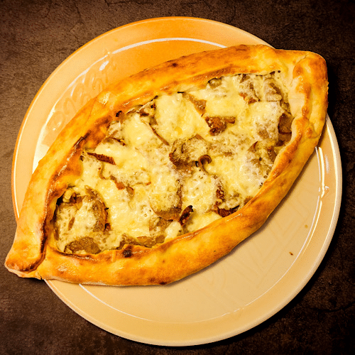 Pide mit Dönerfleisch