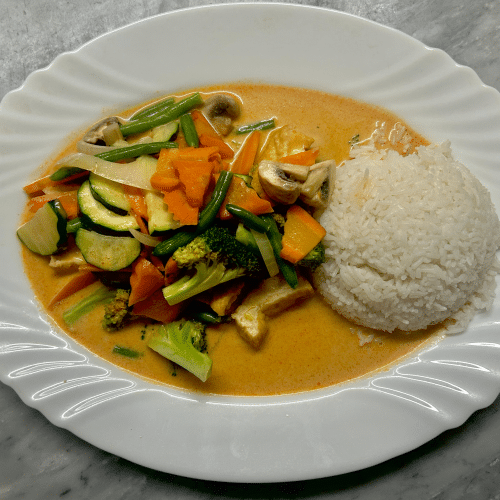 Gemüse mit rotem Thai Curry (scharf)