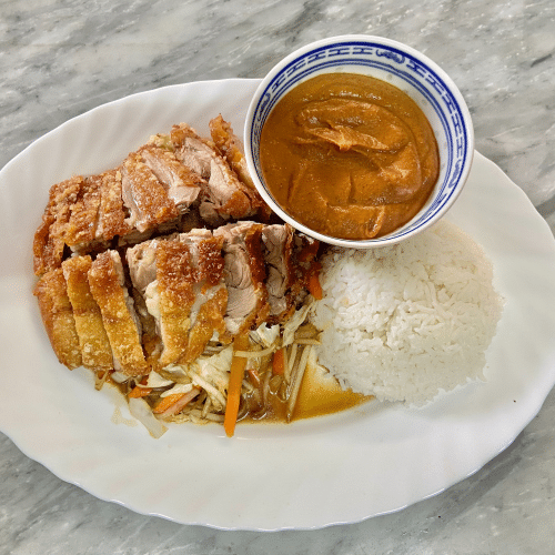 Hähnchenschenkel mit Gemüse & Erdnusssauce