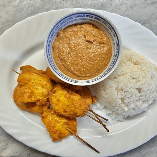 Hühnerspieße mit Erdnusssauce
