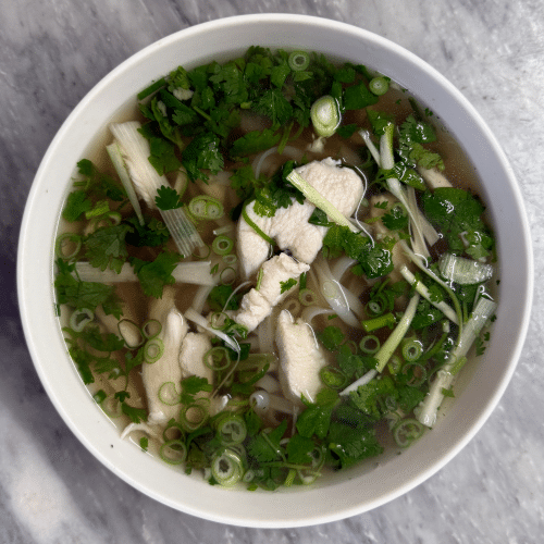 Pho Nudelsuppe Hähnchen