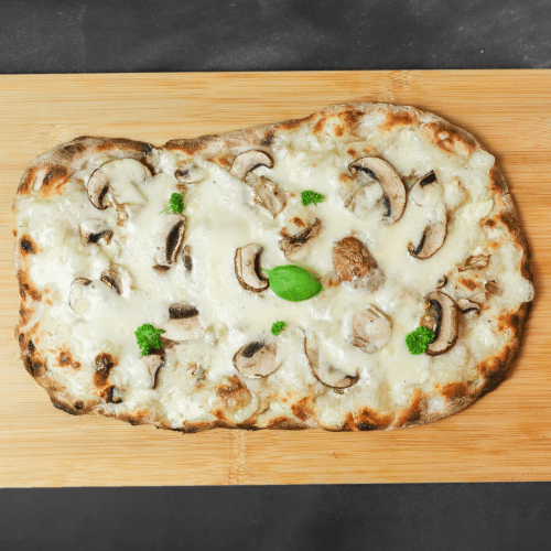 Pinsa Champignons u. Trüffelöl