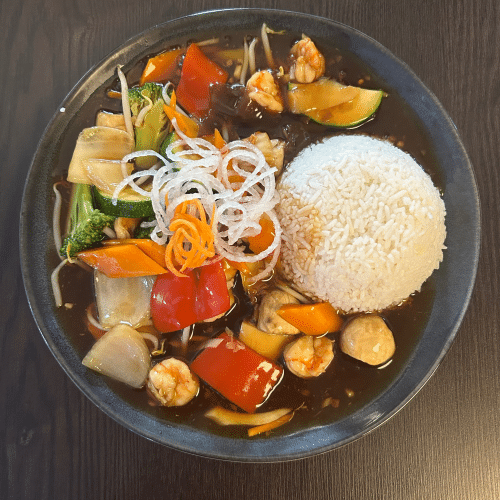 Gebratene Garnelen mit Bambus, Morcheln und Paprika