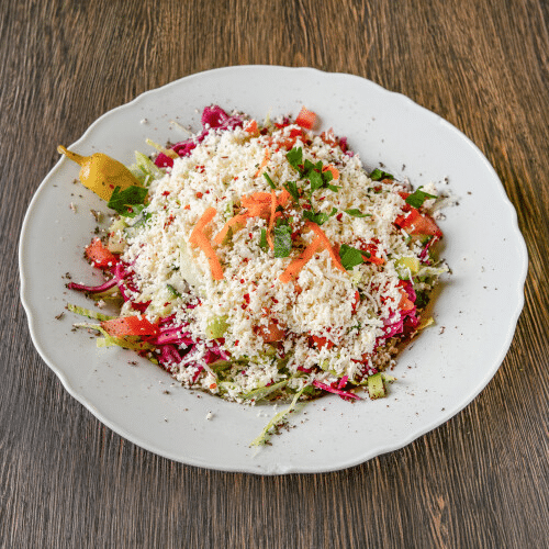 Gemischter Salat mit Käse