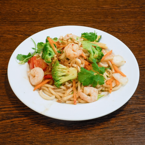 Gebratene Udon mit Garnelen
