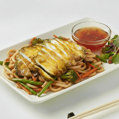 Udon mit Hühnerbrutsfilet kross