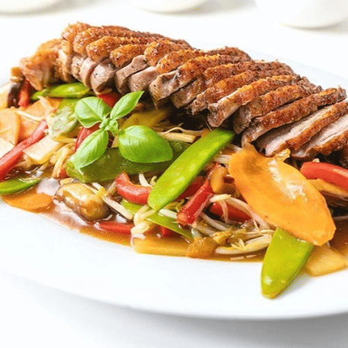 Knusprig gebackene Ente mit Sweet-Chili-Sauce