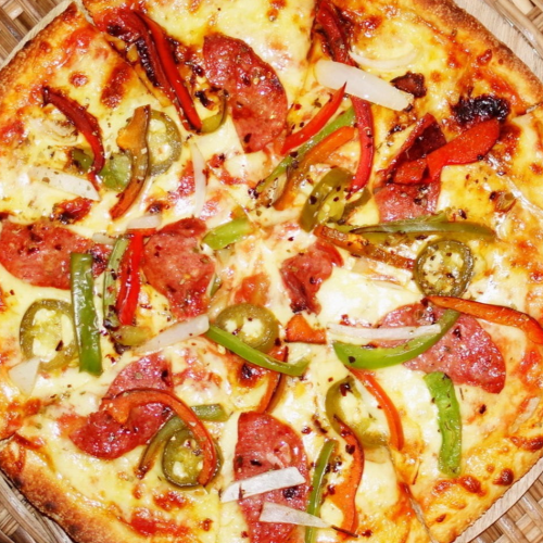 Pizza Schinken-Salami-Peperoni