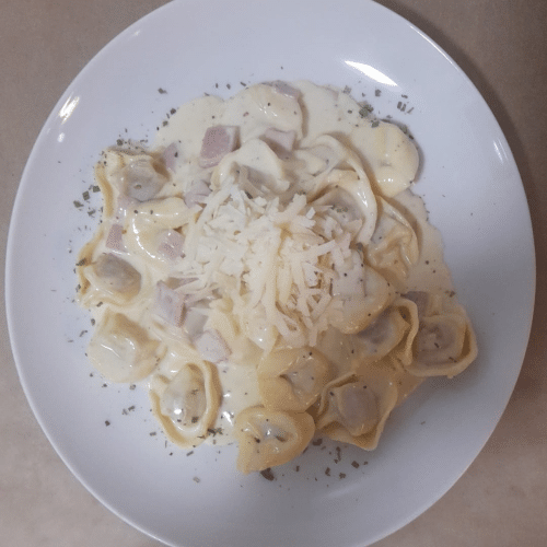 Tortellini Panna e Prosciutto