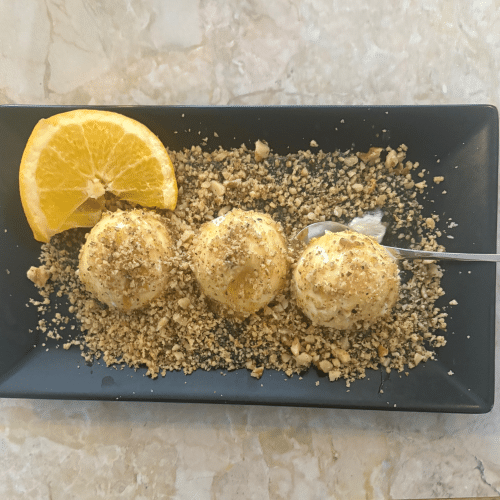 Joghurt mit Honig und Walnüssen