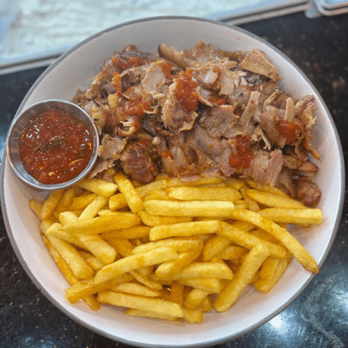 Dönerteller mit Pommes frites