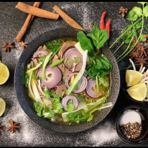 Pho Ga ( Vietnamesische Suppe mit Hühnerfleisch)